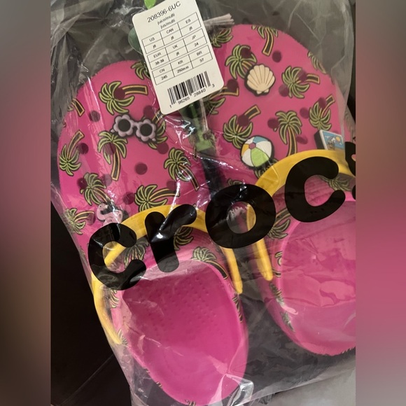 CROCS Cutie Crush Spring Break ClogK Pink Beach Junior Girls MULTI SZ - Picture 1 of 3